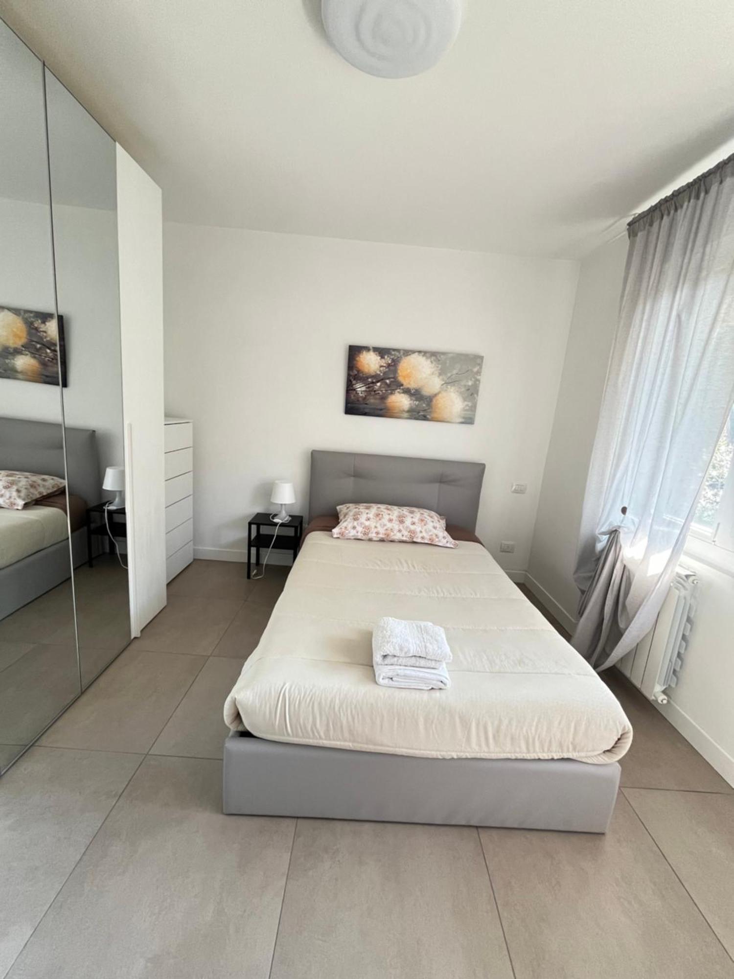 Modern House, Station, Aereoporto Vicino Apartamento